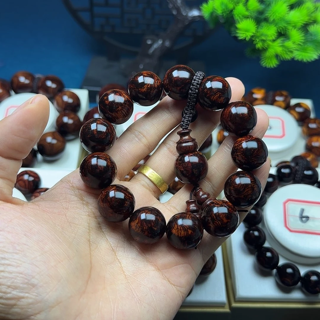 曾***雨花梨木类黄花梨1.8