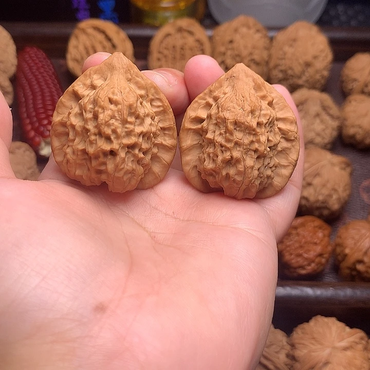 文玩核桃吊坠朱雀35尺磕尖