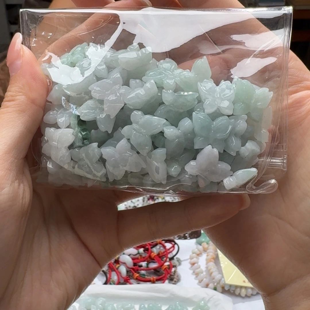 未镶嵌挂件翡翠福利1个，不包邮，拍一单邮费发货