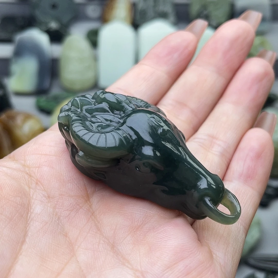 颈饰未镶嵌和田玉
