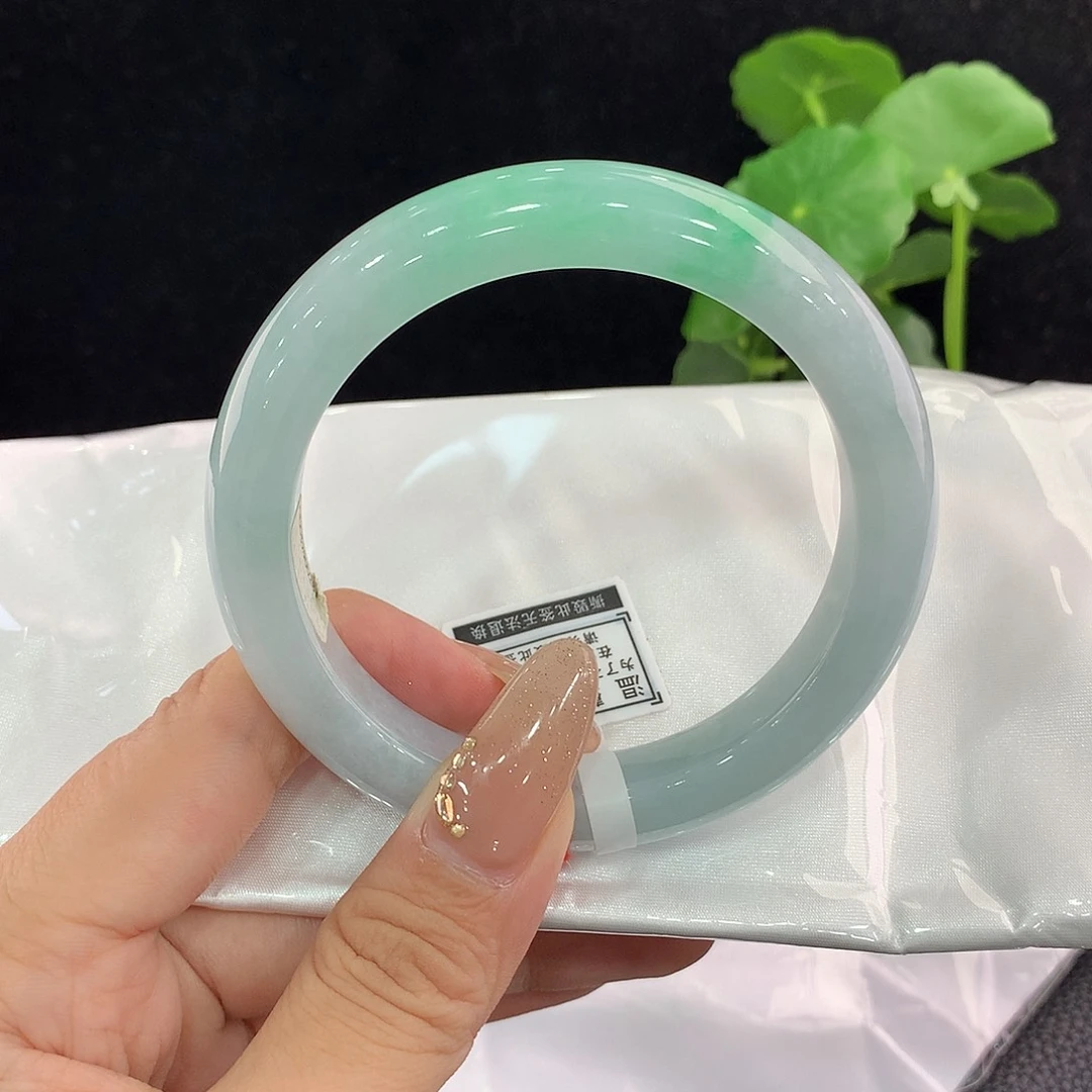 翡翠手镯未镶嵌正60.9