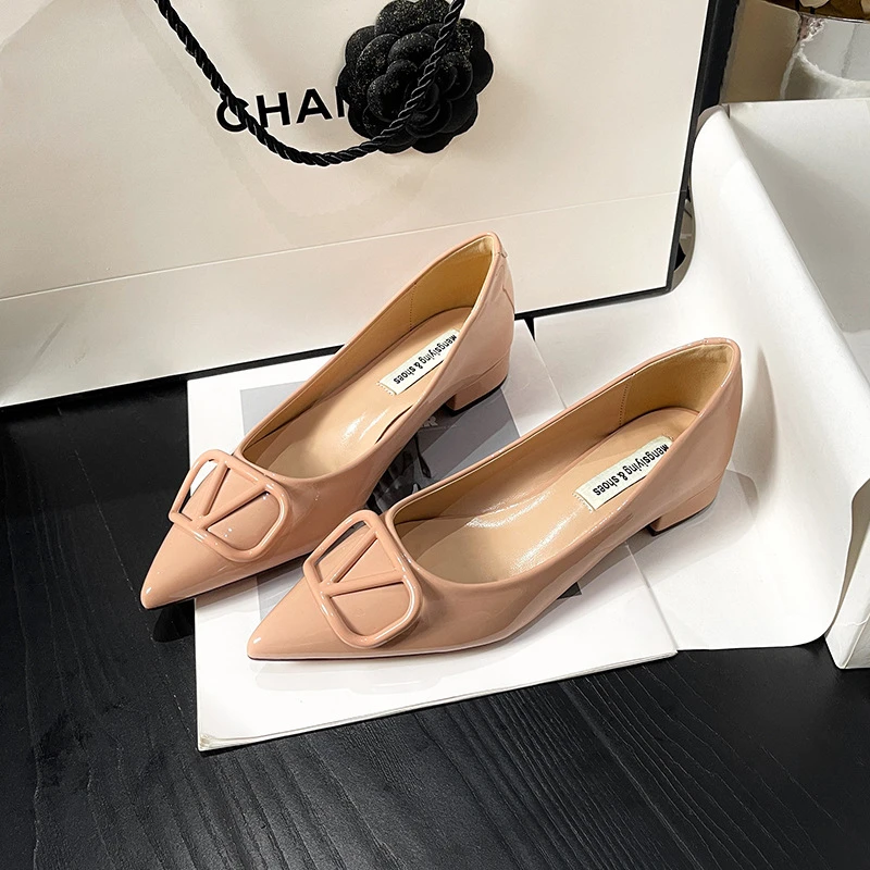 裸色v扣尖头粗跟单鞋女爆款春季法式浅口气质百搭低跟女鞋不累脚