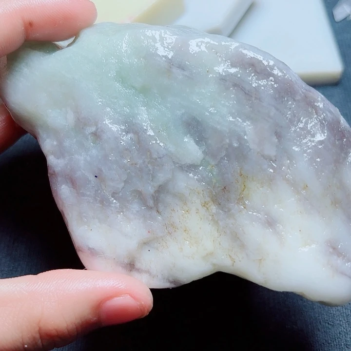 和田玉（糖玉）未镶嵌珠宝奇石