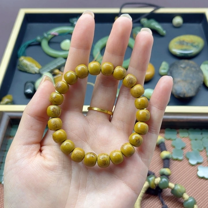 （***）岫岩河磨玉（透闪石质玉）未镶嵌颈饰