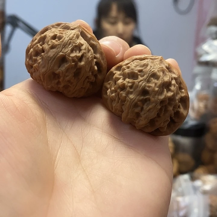 把件文玩核桃38桃心宫灯红皮修