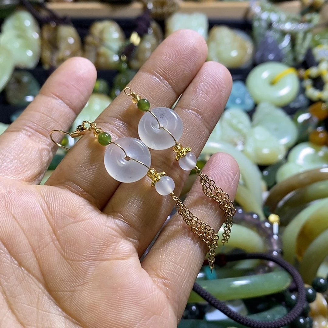 未镶嵌岫玉颈饰耳环