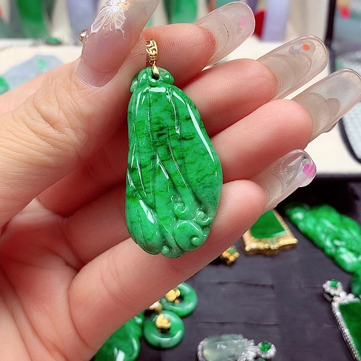 翡翠18K金镶嵌颈饰翡翠