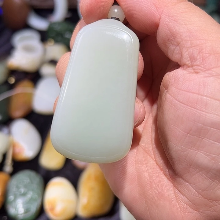 若***物和田玉未镶嵌吊坠(不含链)