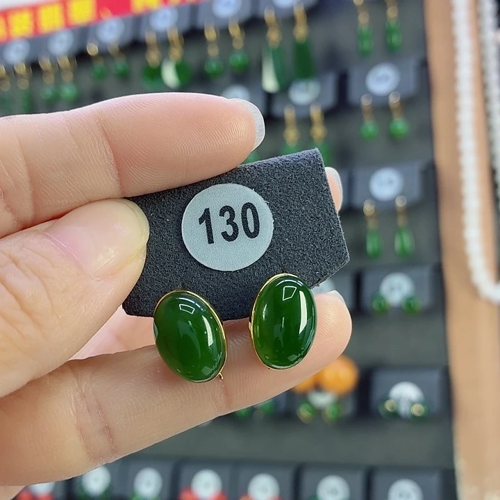 和田玉18K金镶嵌耳饰