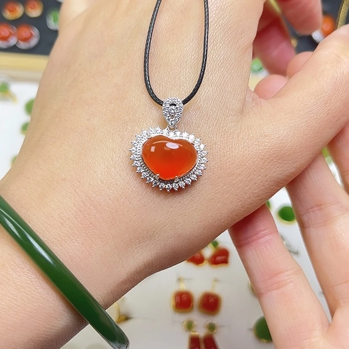 行***慢南红玛瑙银S925镶嵌颈饰