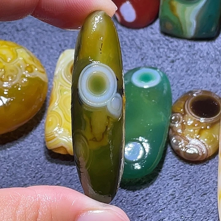 玛瑙/玉髓未镶嵌珠宝奇石