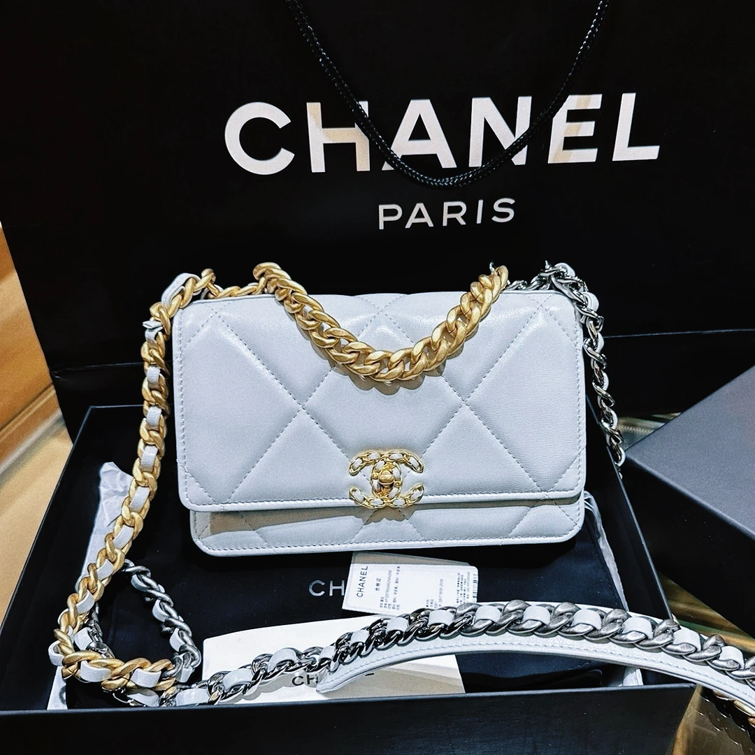 99新 Chanel/香奈儿 香奈儿 baby蓝19bag旋钮扣woc25090085-01