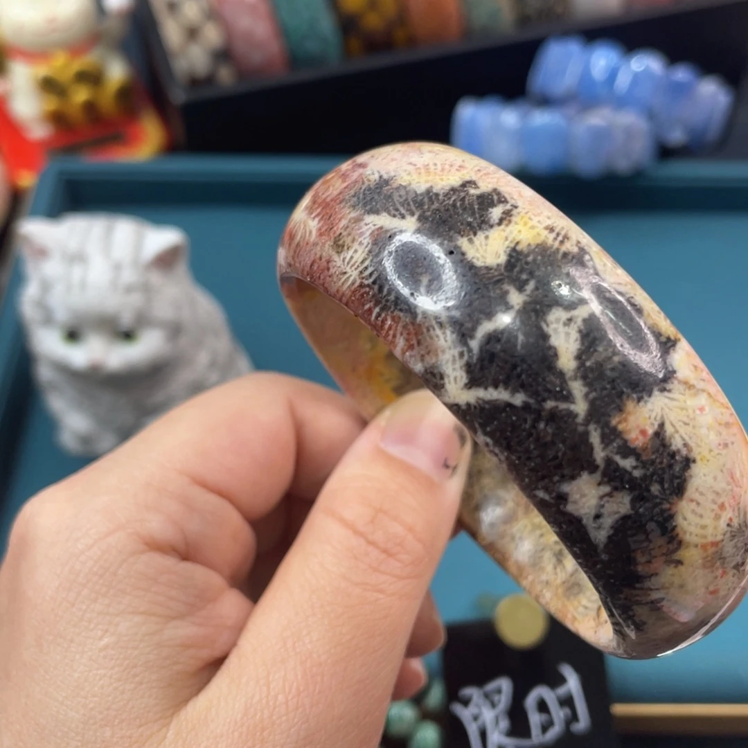 未镶嵌手镯硅化玉