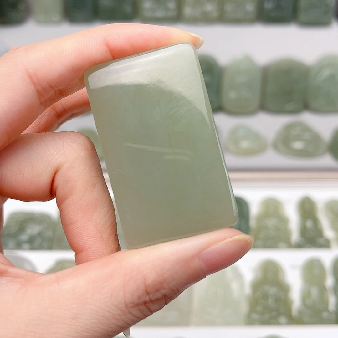 和田玉未镶嵌颈饰女****儿