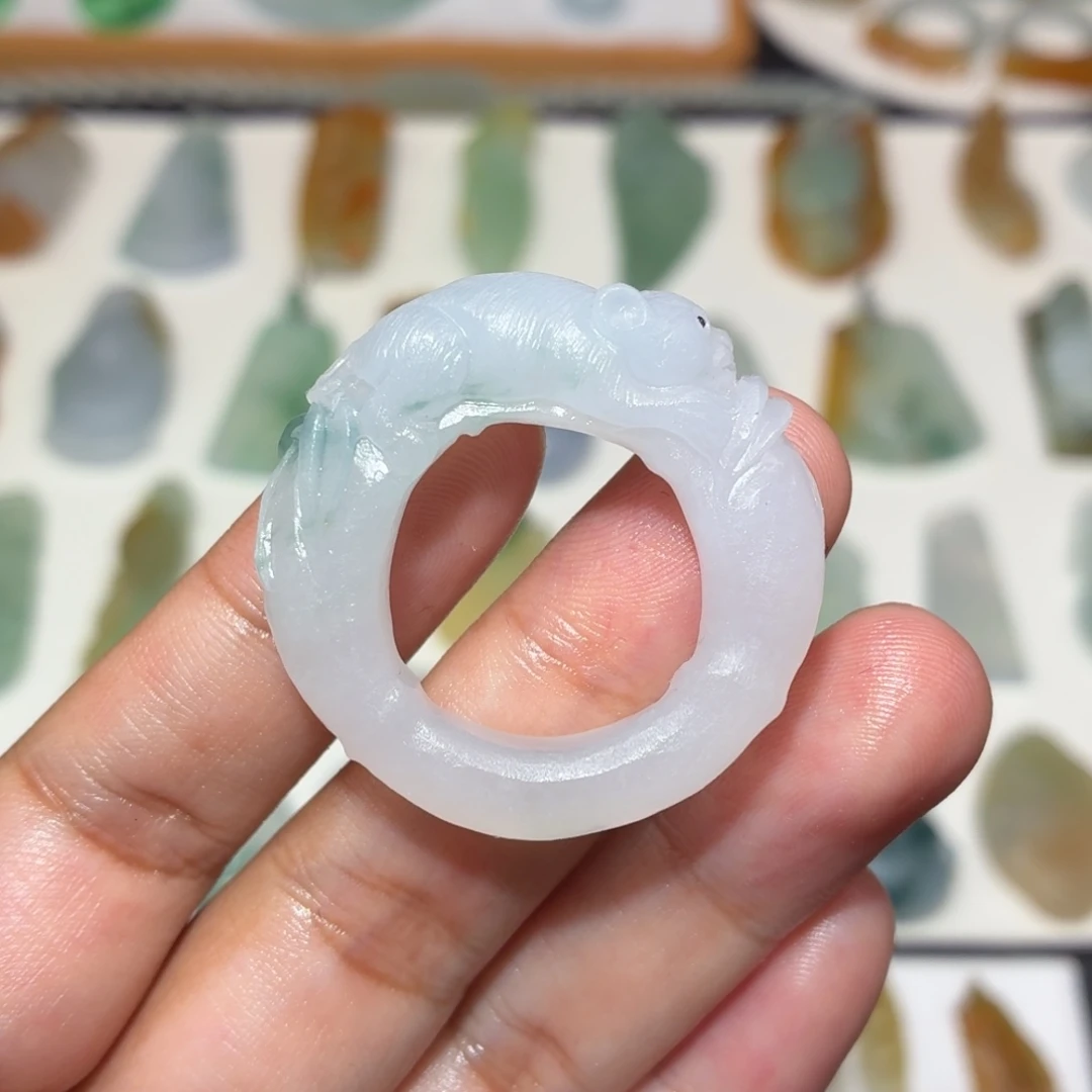 定制翡翠未镶嵌小熊扳指