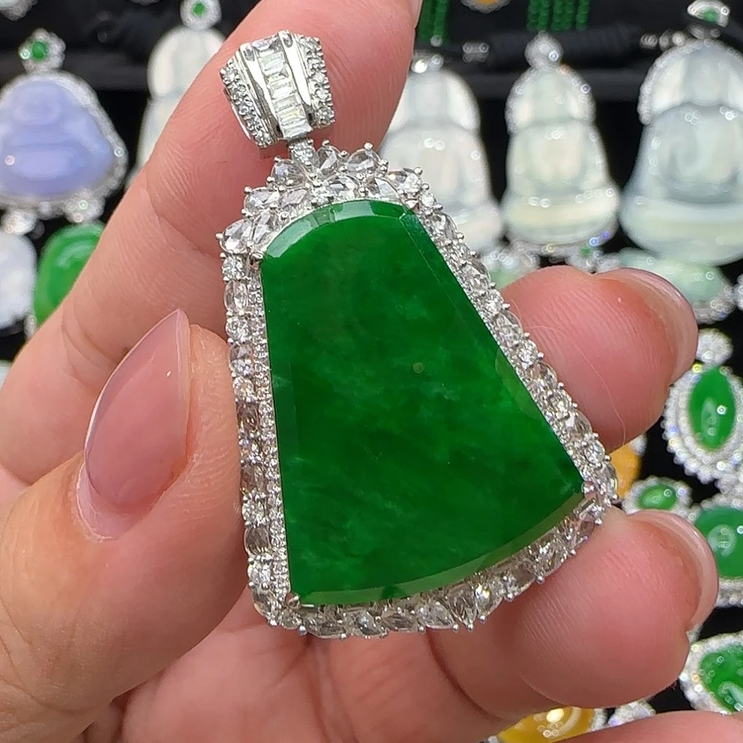 颈饰18K金镶嵌翡翠天然翡翠