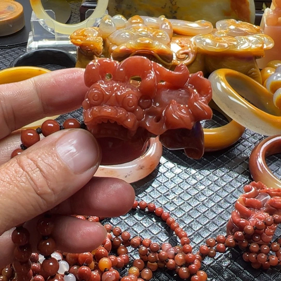 石英质玉未镶嵌颈饰