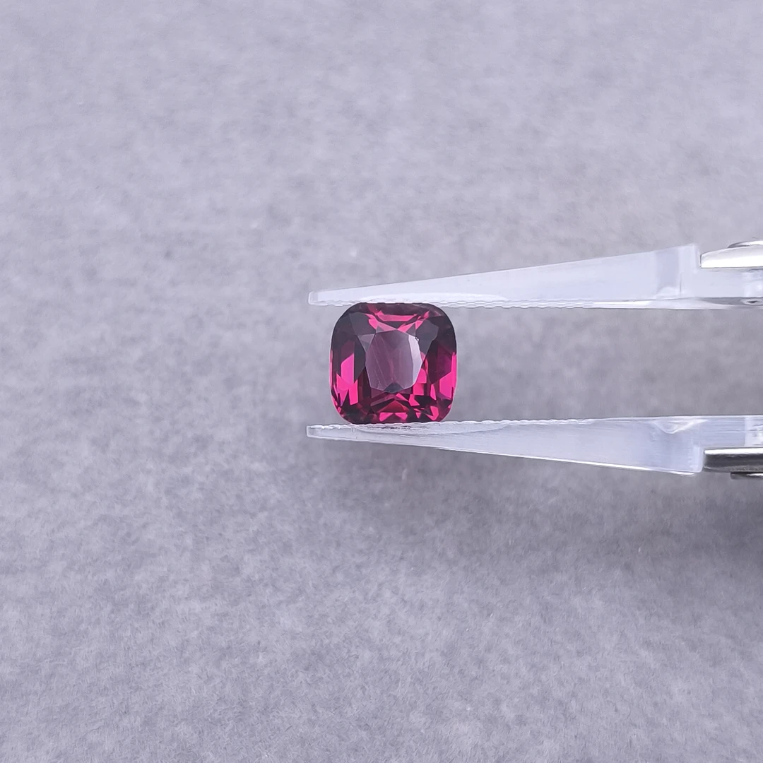 S 石榴石-3.04ct（01016313）0215