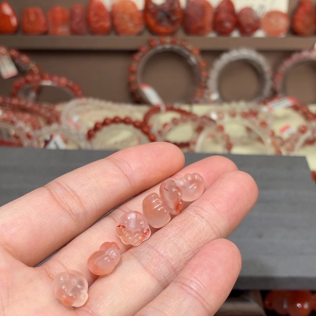 咪***育南红玛瑙未镶嵌颈饰六颗