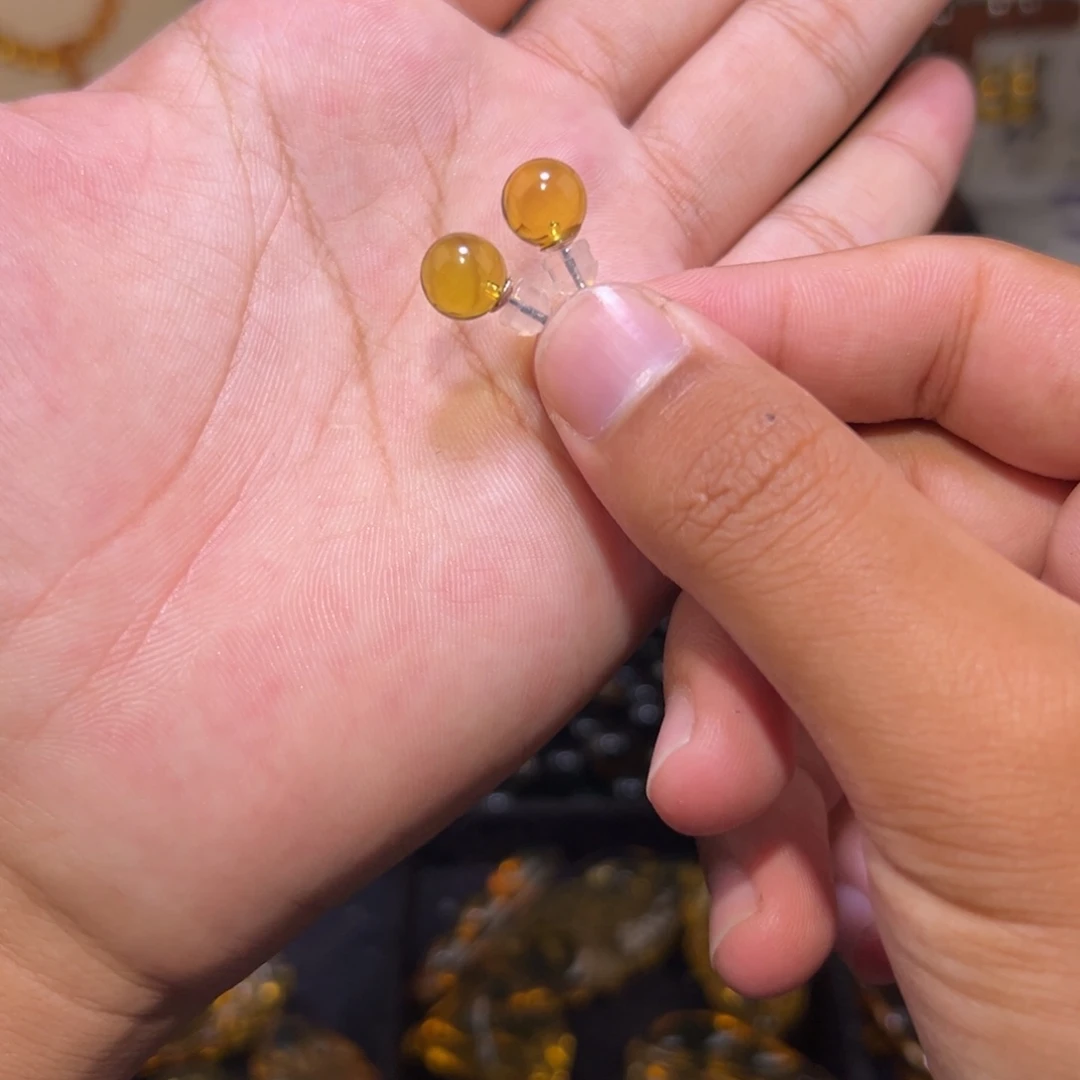 琥珀足银镶嵌颈饰8mm金珀耳钉