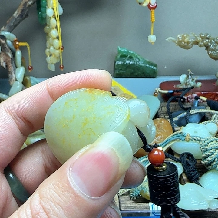 和田玉挂件未镶嵌白***料