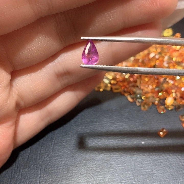 彩色蓝宝石裸石未镶嵌0.65c t