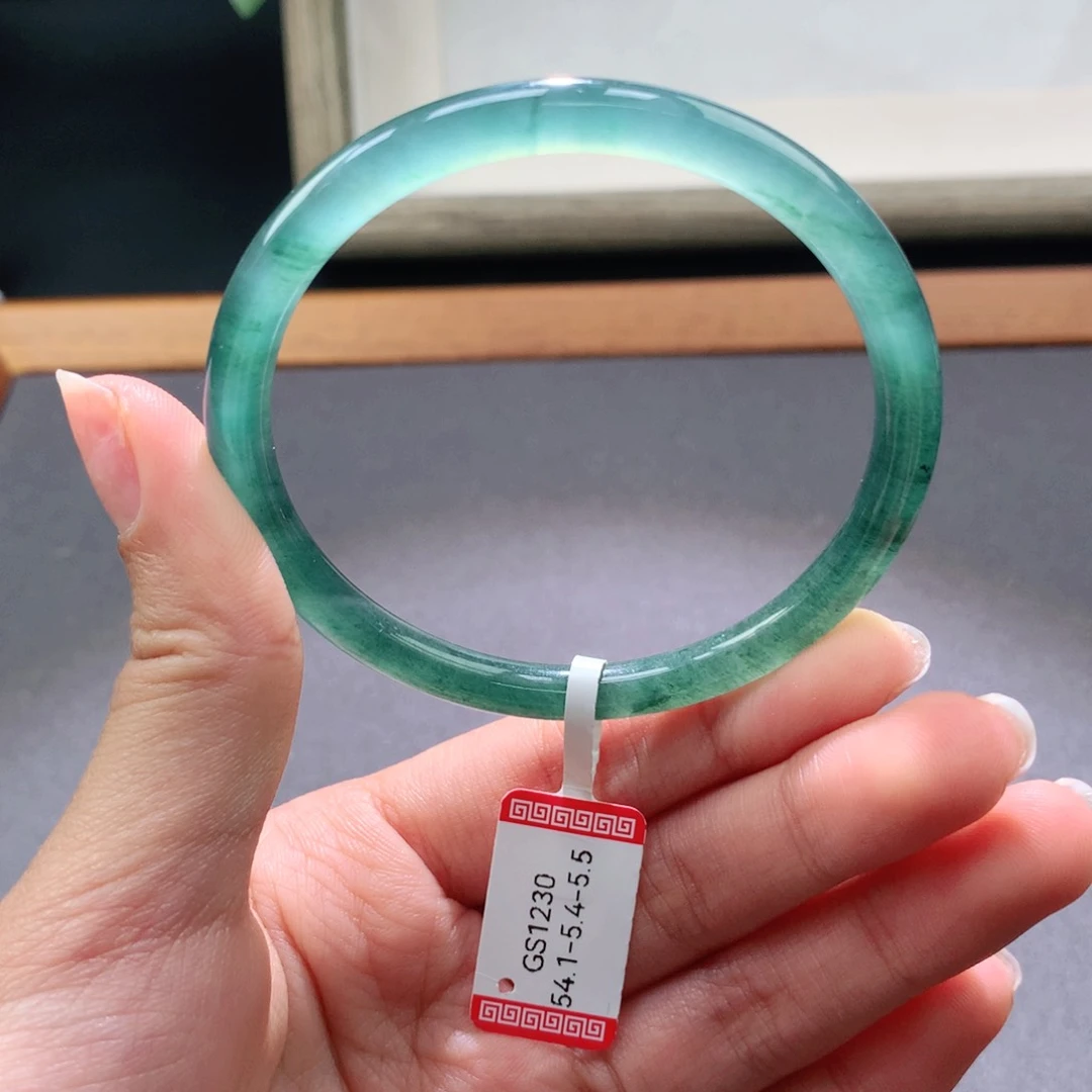 翡翠手镯未镶嵌天然翡翠手镯叮当镯
