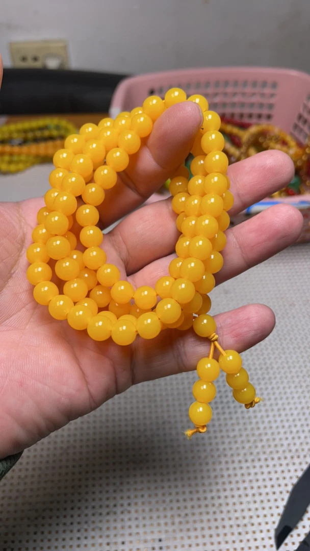 B352  8*108 鸡油黄蜜手串