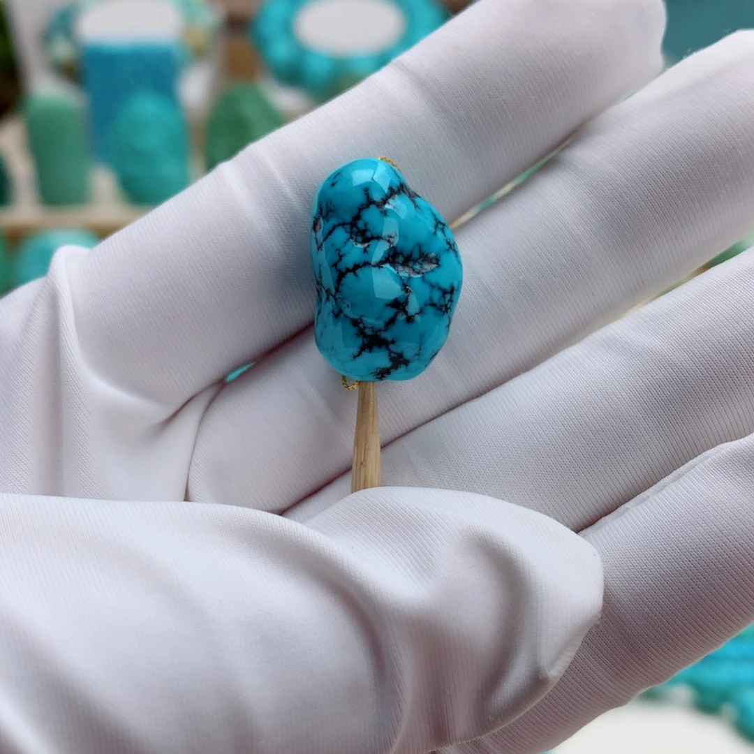 绿松石未镶嵌挂件