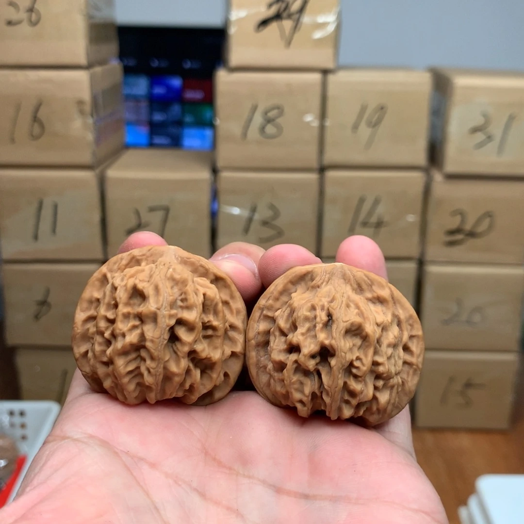 文玩核桃把件旧*天地