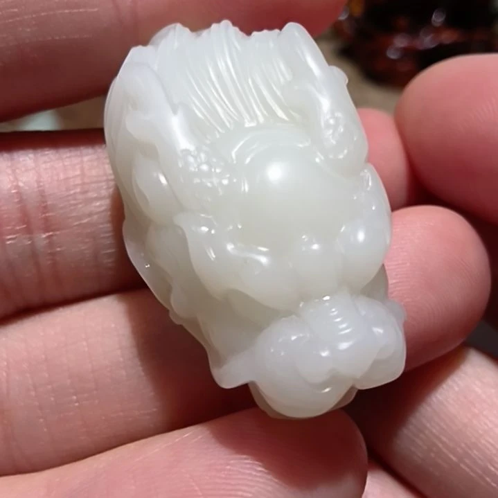 颈饰未镶嵌和田玉（白玉）