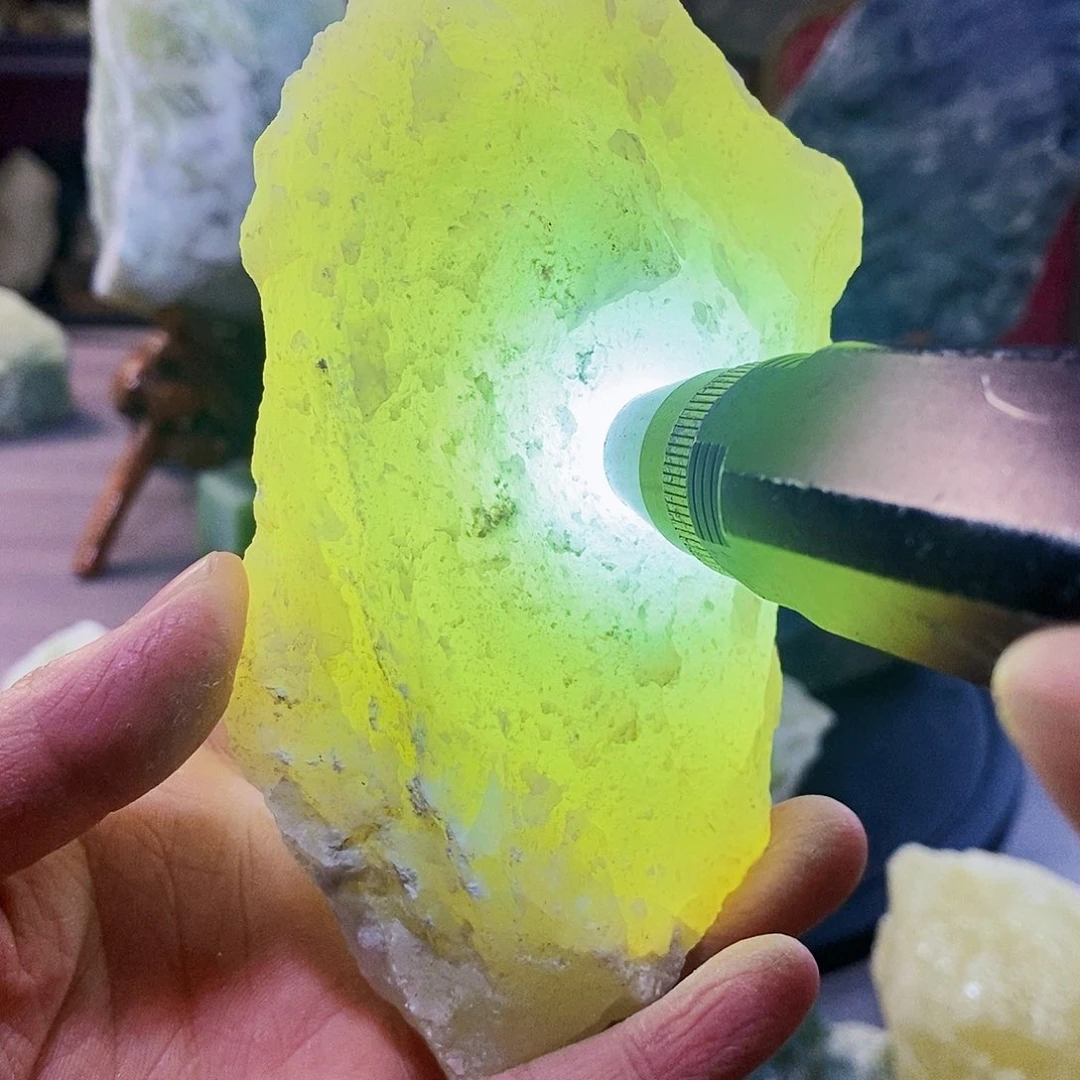 蛇纹石玉未镶嵌岫玉原石蛇纹石玉