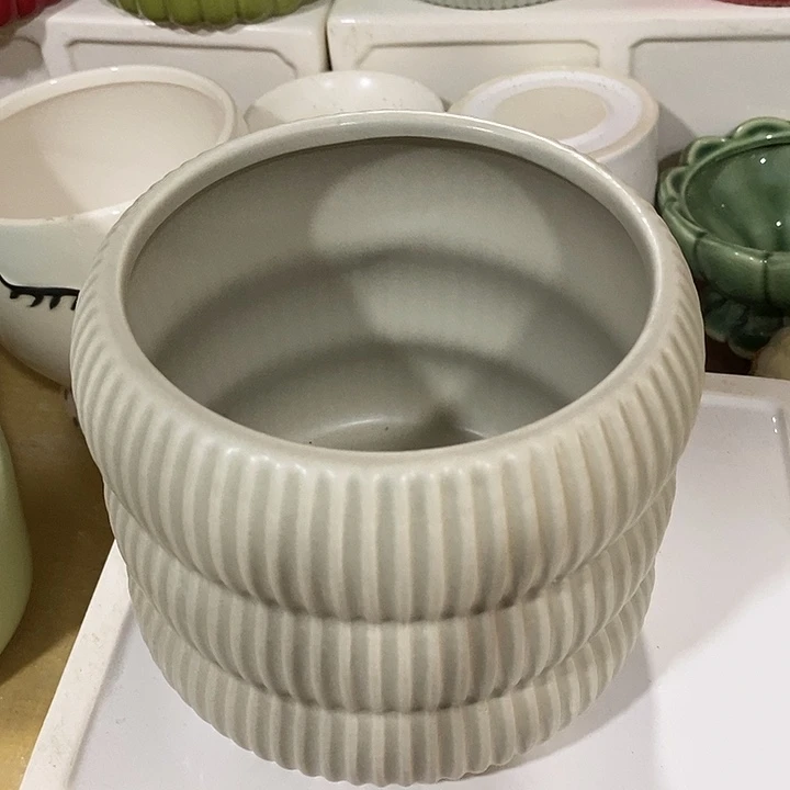 摆件陶盆有孔 瑕疵介意勿拍
