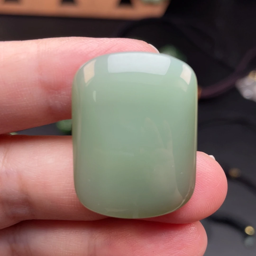 开***你和田玉（碧玉）未镶嵌颈饰