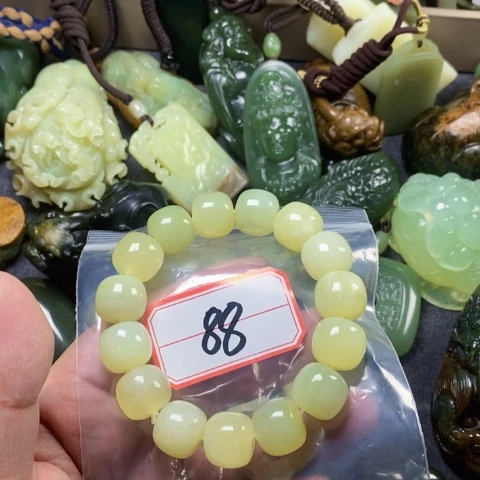 未镶嵌蛇纹石玉手链