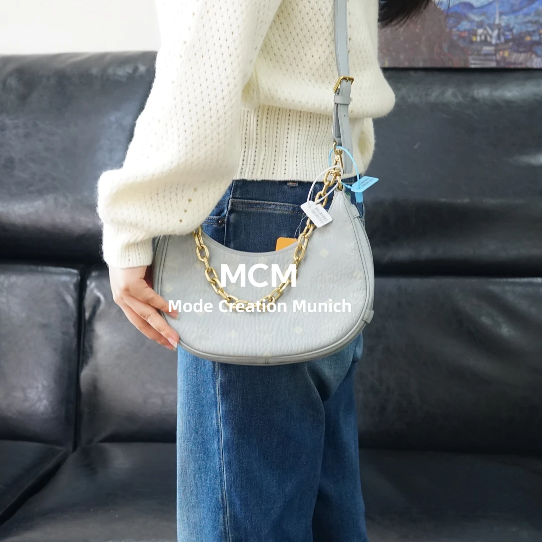 95新 MCM  蓝色单肩月牙链条包/SP03104544/4544