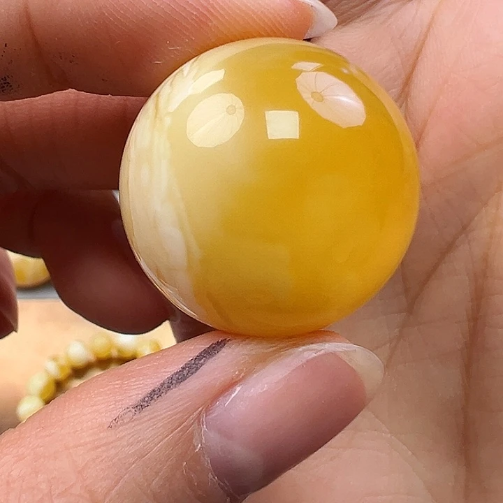 蜜蜡未镶嵌珠宝奇石