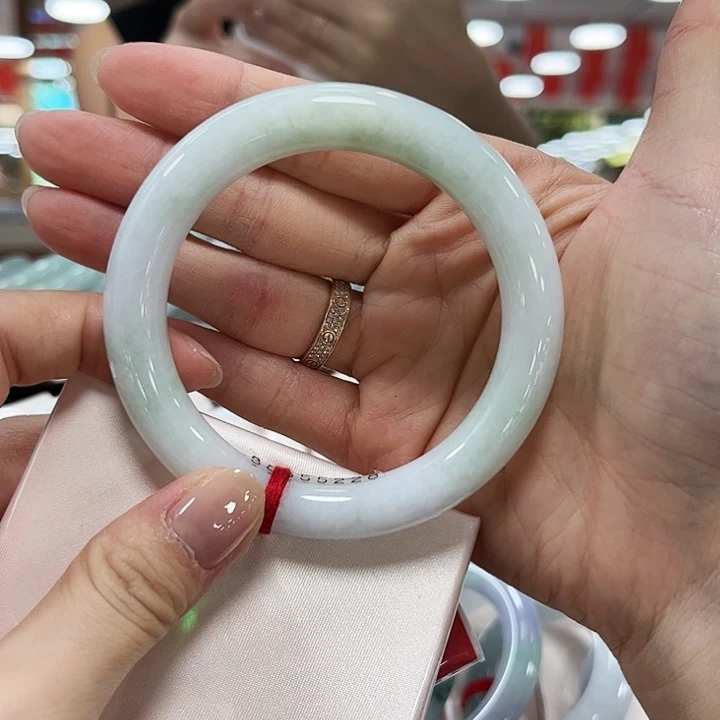翡翠未镶嵌手镯天然缅甸A货翡翠手镯