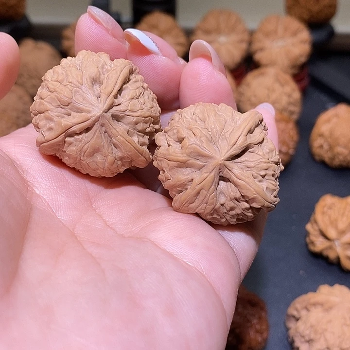 把件文玩核桃32野生地雷三棱