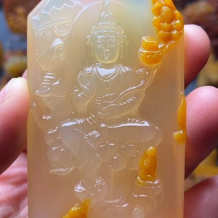 石英质玉（黄龙玉）合金颈饰