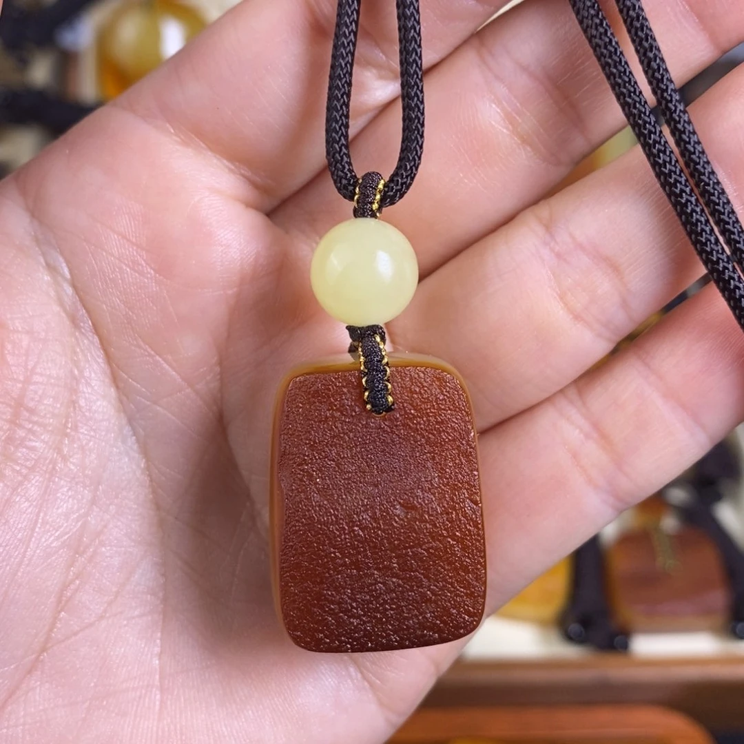 蜜蜡裸石未镶嵌尤**中大漠