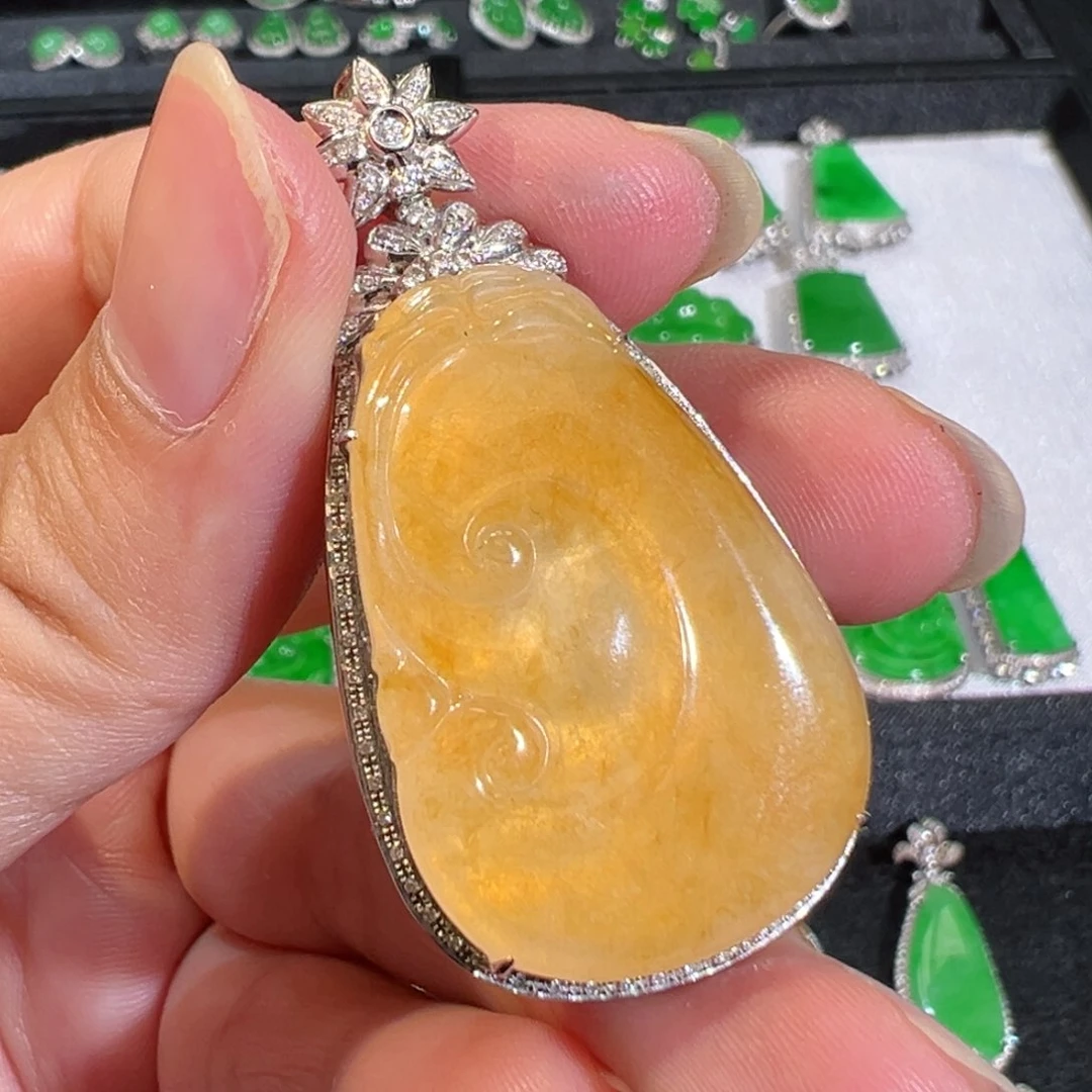 【闪购商品】翡翠吊坠(不含链)18K金镶嵌