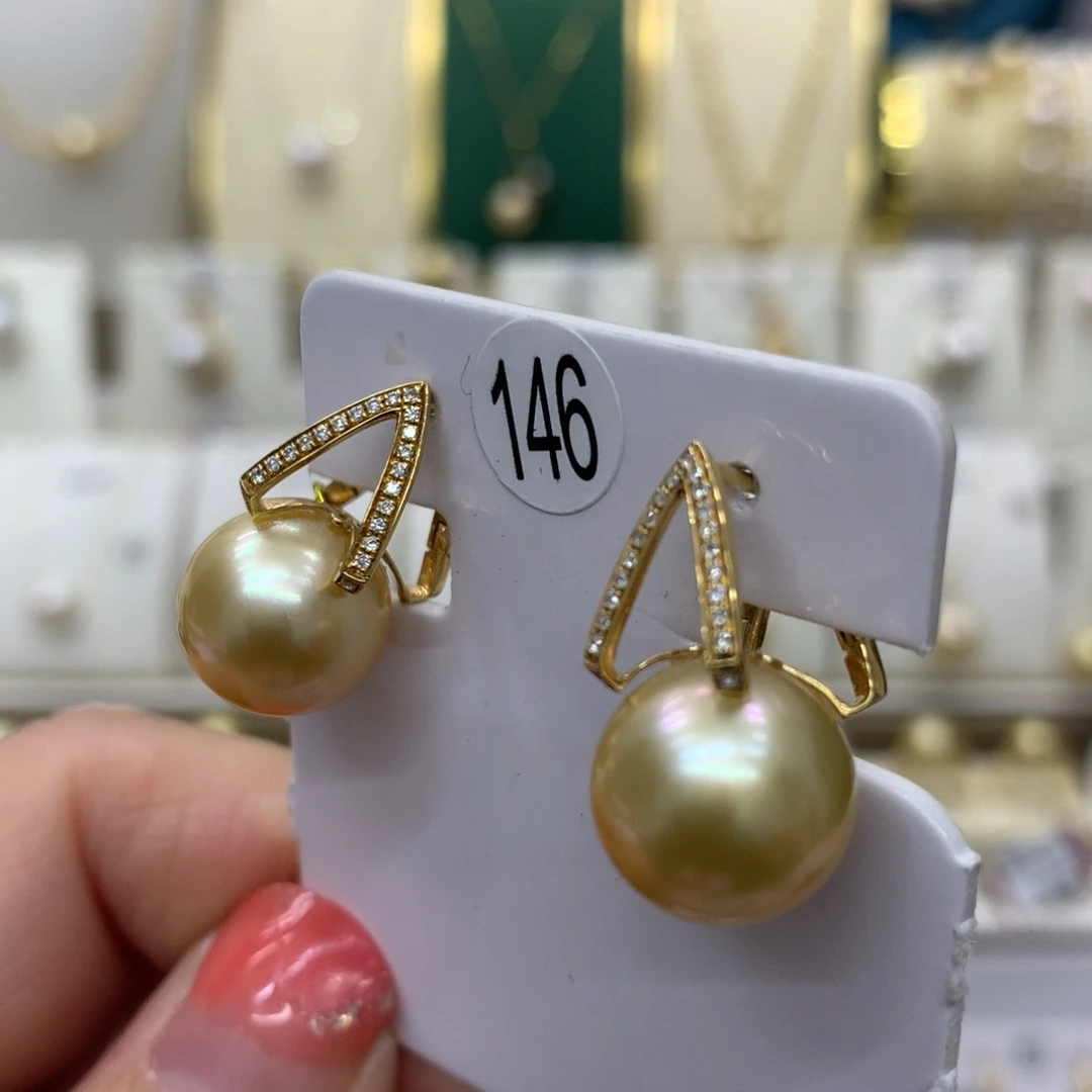 海水珍珠耳饰18K金镶嵌钻 石