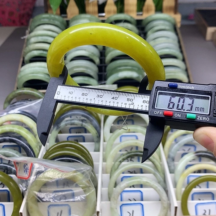 未镶嵌蛇纹石玉手镯15