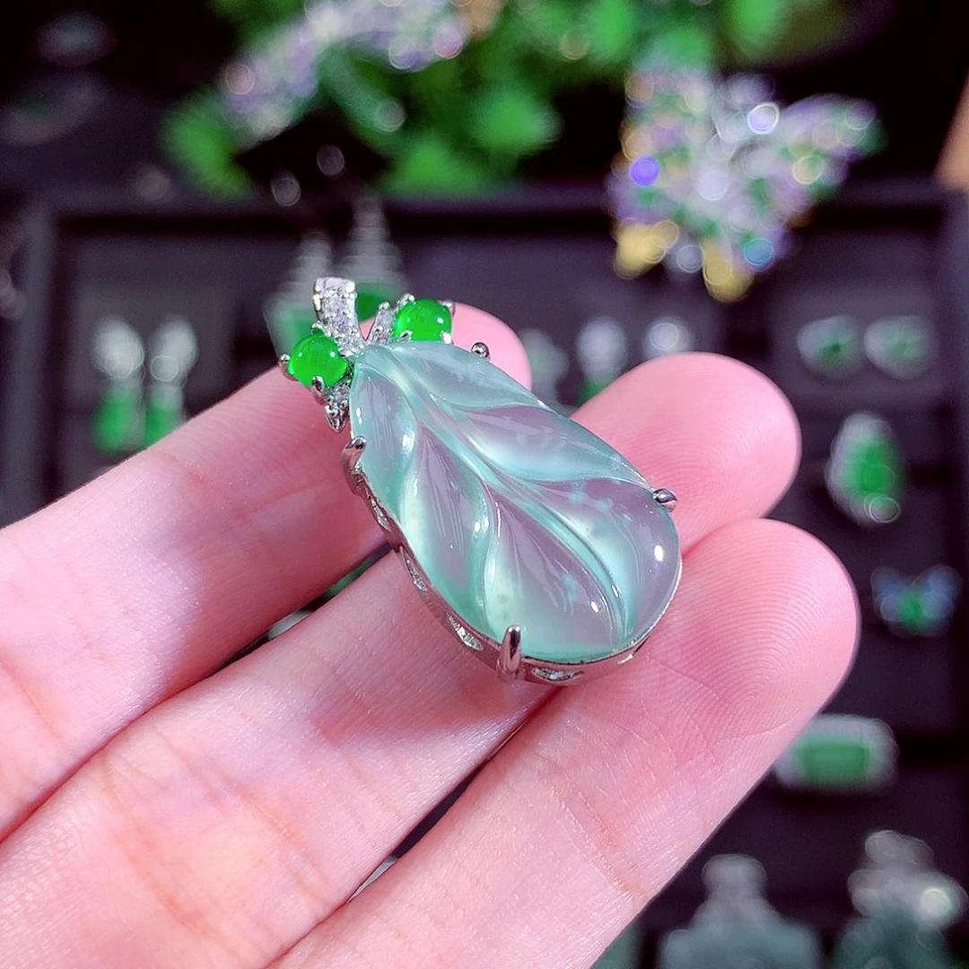 颈饰未镶嵌翡翠天然