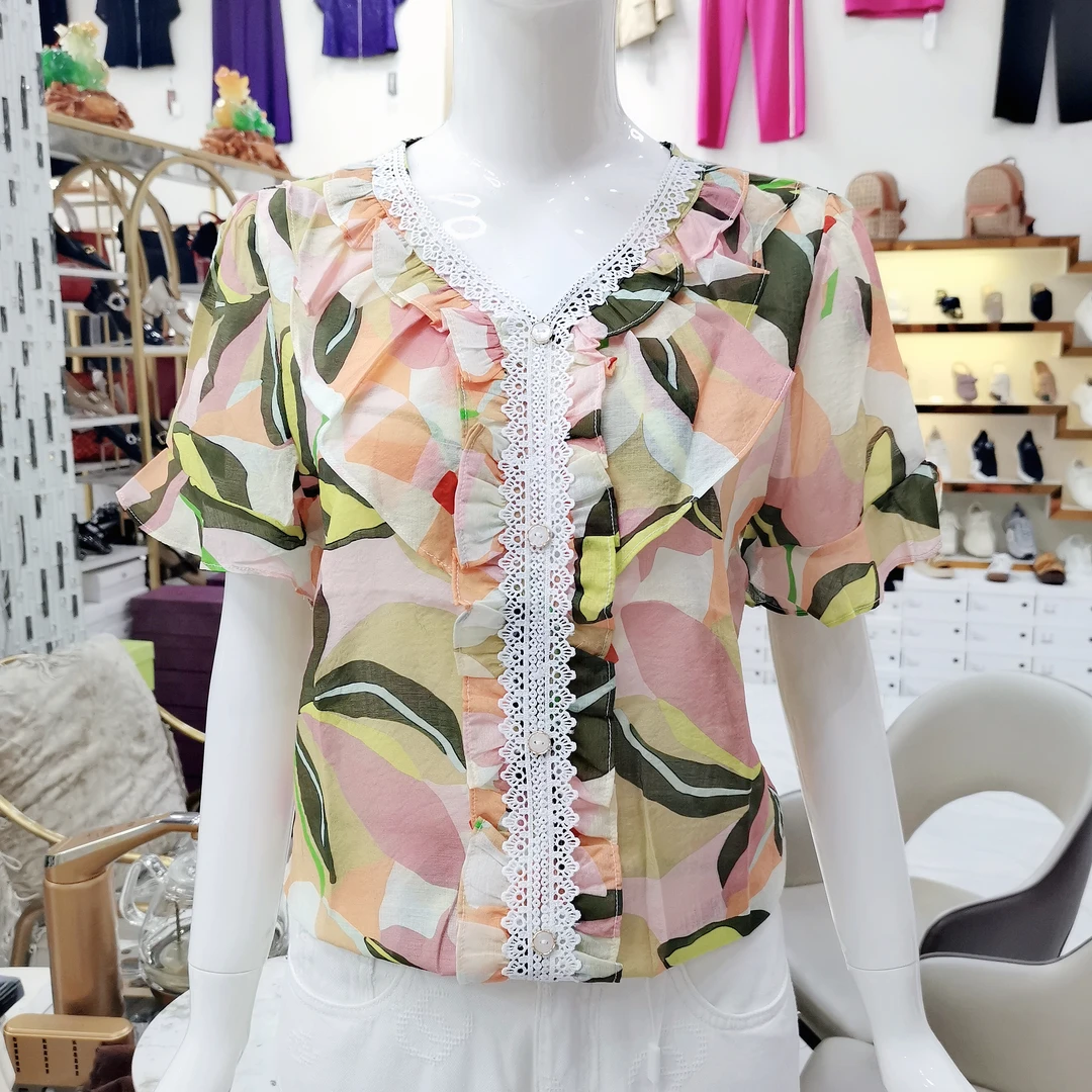 12  新款轻薄舒适透气上衣