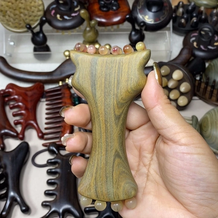 大***，绿檀羊角按摩梳子