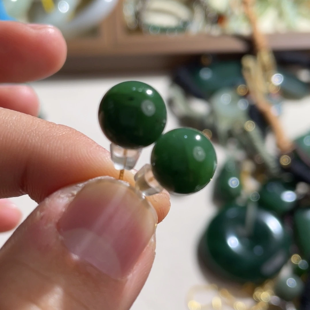 和田玉未镶嵌耳饰