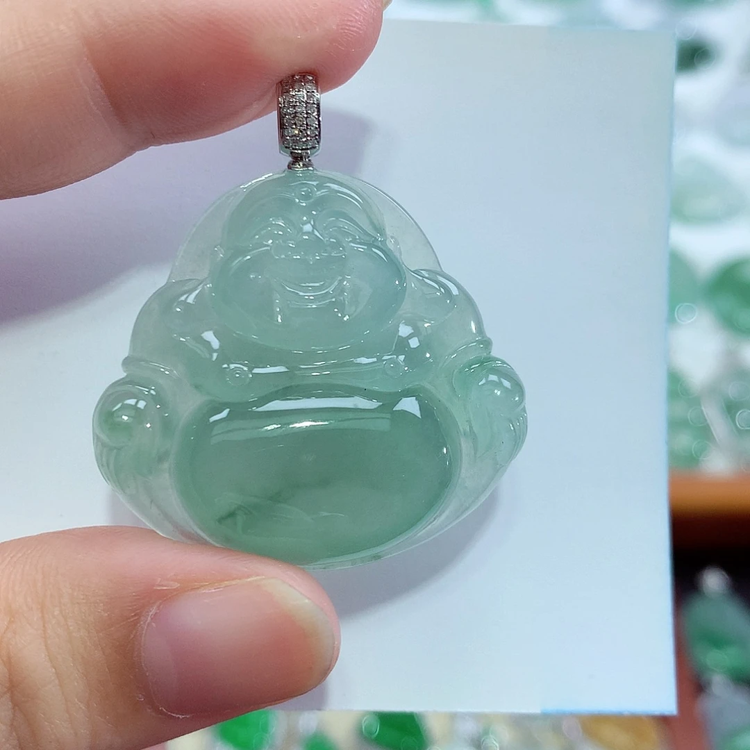 颈饰18K金镶嵌翡翠佛