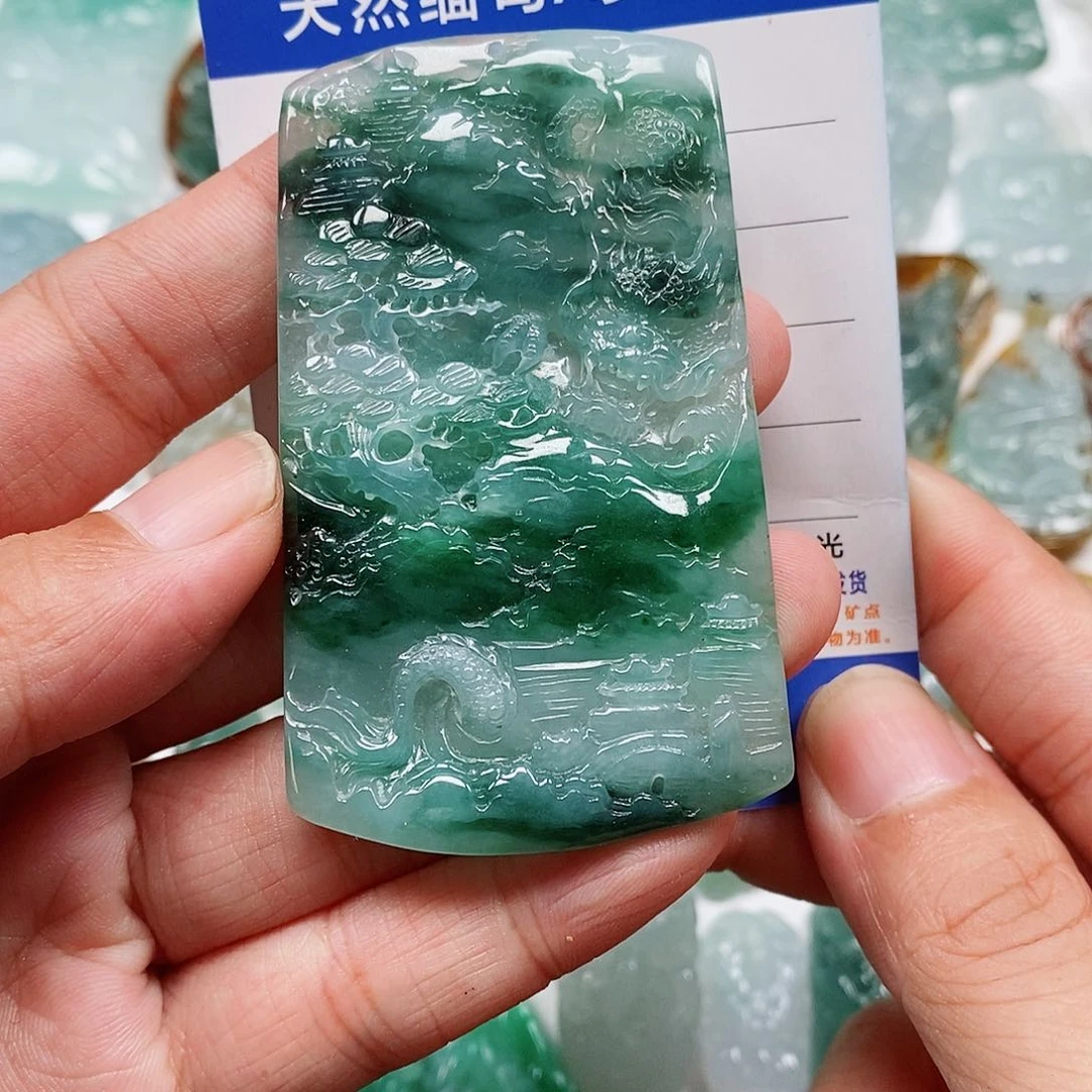 翡翠未镶嵌颈饰山水龙牌